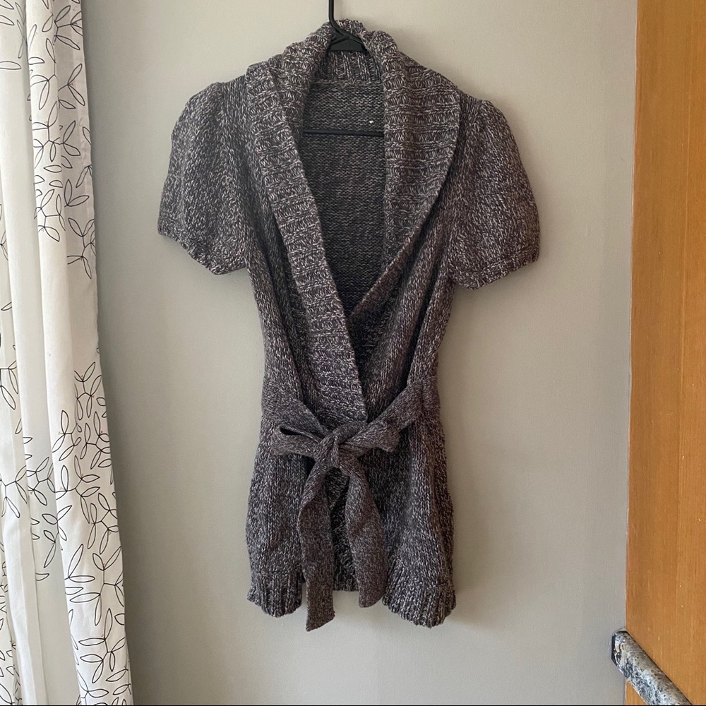 Sweater shawl with short sleeves and belt!